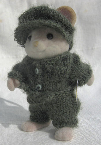 WoollyWoodlanders, home of imaginative knitting patterns for Sylvanian Families